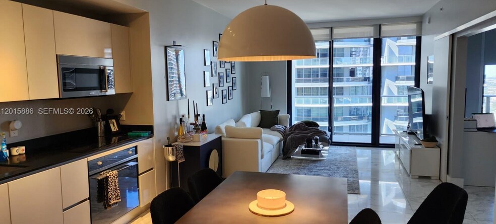 Building Photo - 1010 Brickell Ave