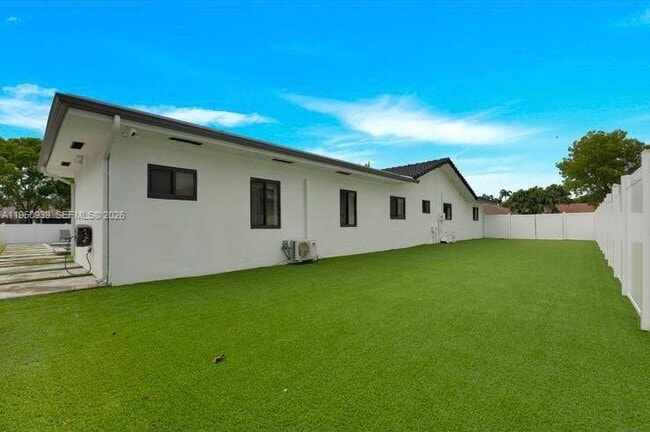 Building Photo - 5140 N 37th St