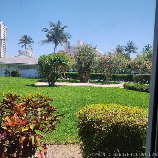 Building Photo - 2730 Banyan Rd