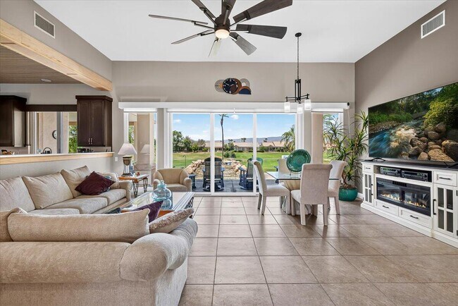 Building Photo - 39305 Fernwood Glen Ct