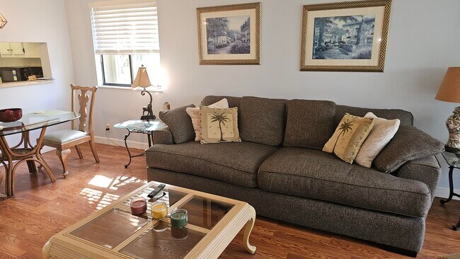 Building Photo - 3138 Via Poinciana