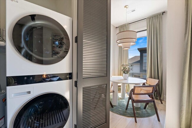 Building Photo - 722 Mcferrin Ave