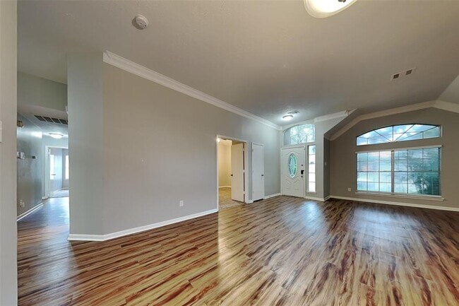 Building Photo - 7323 Red River Dr