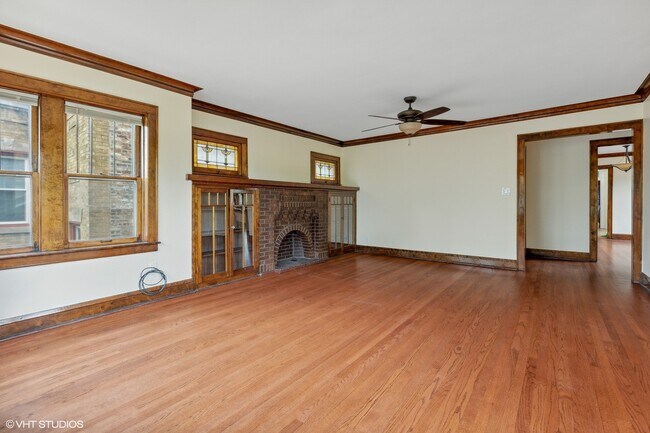 Building Photo - 1522 N Austin Blvd