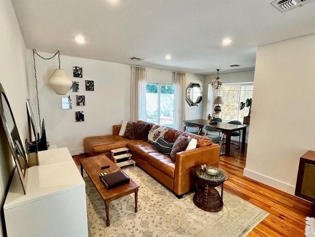 Building Photo - 4504 W Village Ct