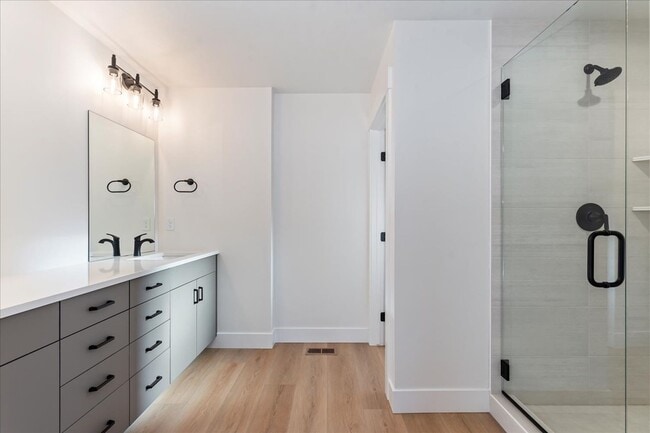 Building Photo - BRAND NEW 3 bed 3.5 bath townhouse