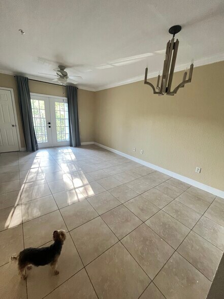 Building Photo - 304 E South St