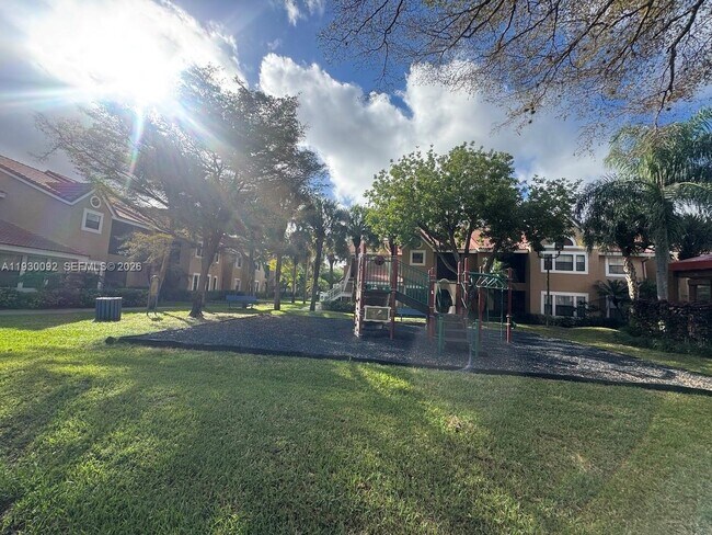 Building Photo - 10501 SW 155th Ct