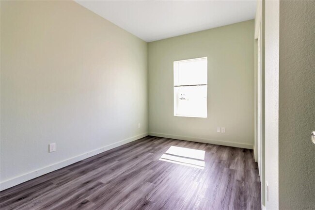 Building Photo - 1310 FM 487