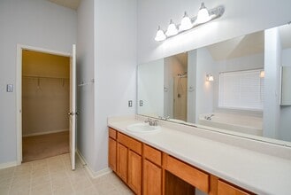 Building Photo - 3807 Belmont Turn