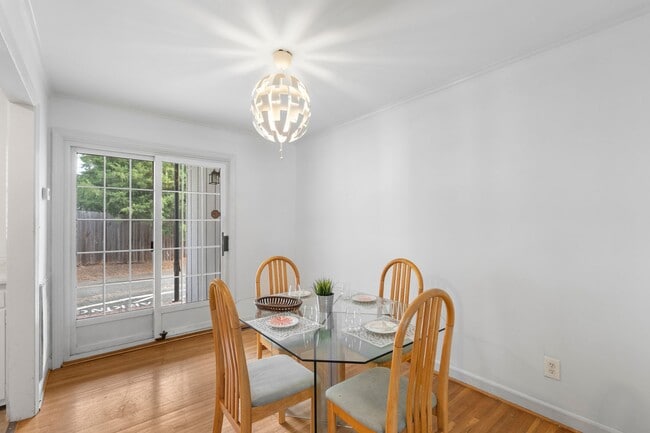 Building Photo - 918 McAlway Rd