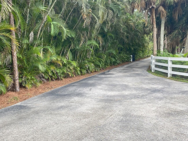 Building Photo - 2315 Deer Run Blvd