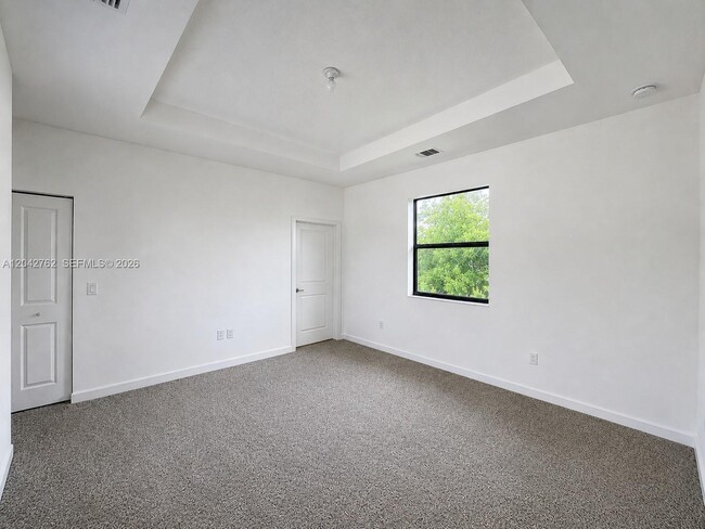 Building Photo - 307 NE 208th Terrace
