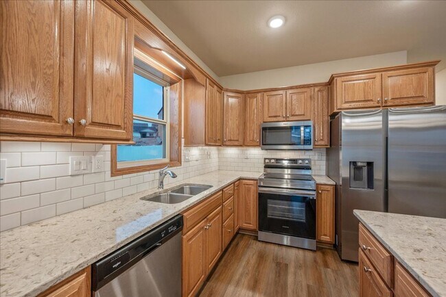 Building Photo - Modern, spacious, and move-in ready—this is the rental you’ve been waiting for!