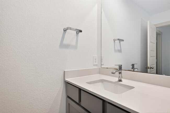 Building Photo - 1107 Lakes Edge Ln