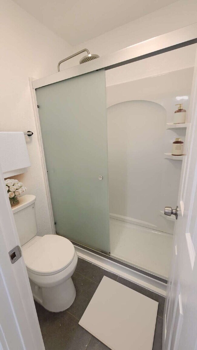 Building Photo - Mission Valley Condo w/ FREE Internet & Cable