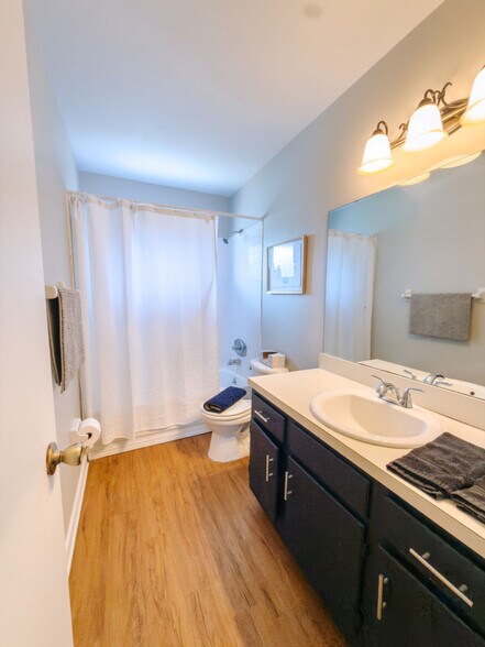 Building Photo - 2300 SW 43rd St