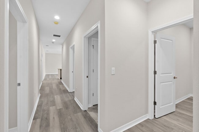 Building Photo - 39 Karas Trail