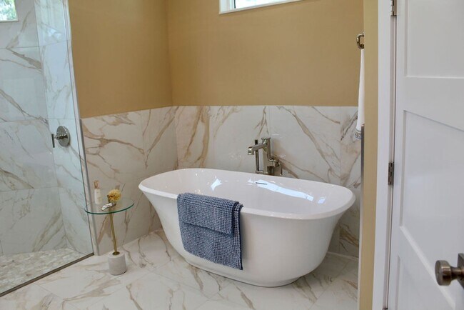 Building Photo - Fully Furnished 3 Bedroom, 3.5 Bath Home with Stunning Intracoastal views with dock