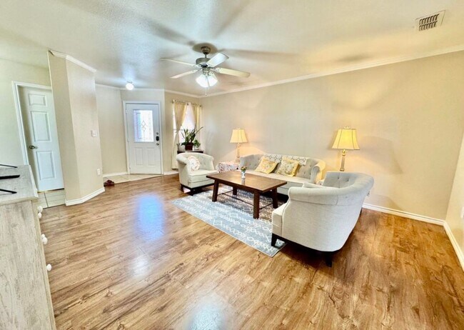 Building Photo - 602 N Bangor Ave