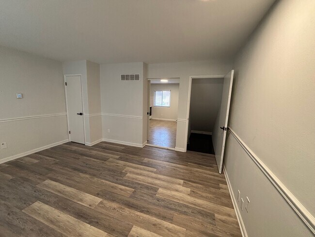 Building Photo - 2722 Center St