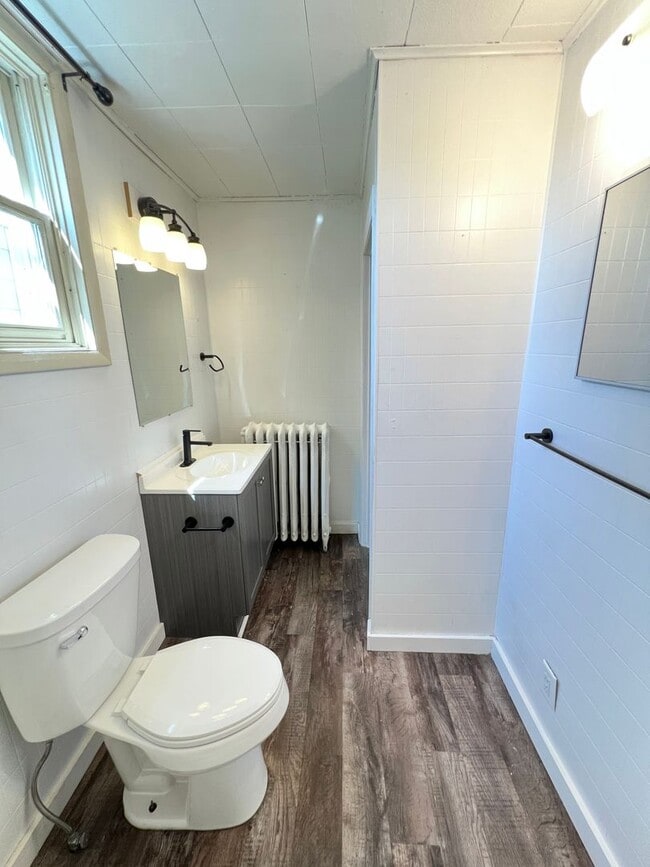 Building Photo - AVAILABLE JUNE - 4 Bed 2 Bath w/ Bonus Room & Garage