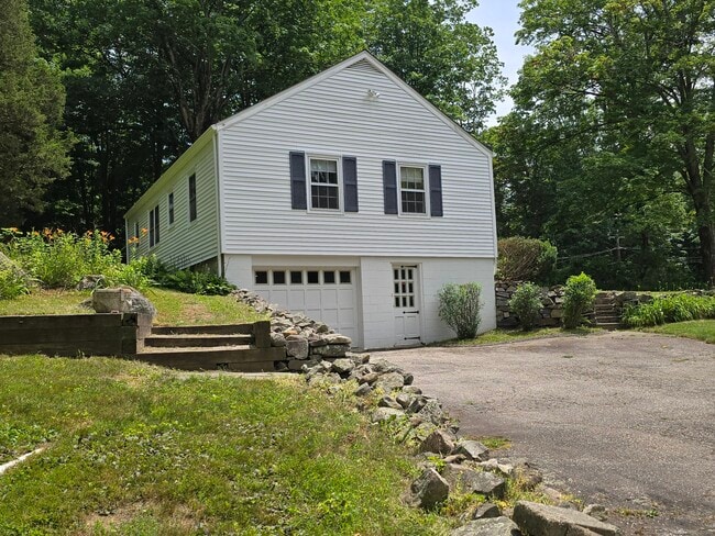 Building Photo - 58 Old Hawleyville Rd