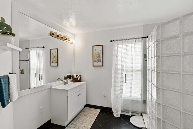 Building Photo - 7447 Hawkins Rd