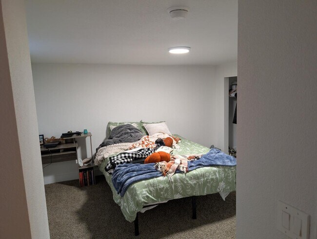 Building Photo - 1045 Washington St