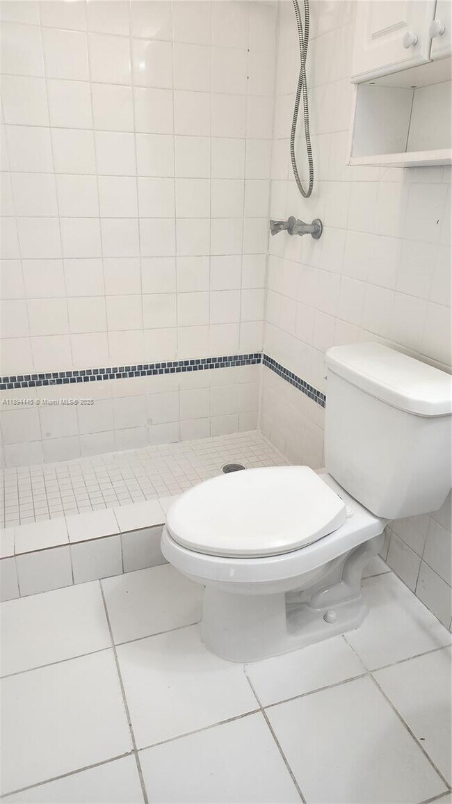 Building Photo - 8301 SW 142nd Ave