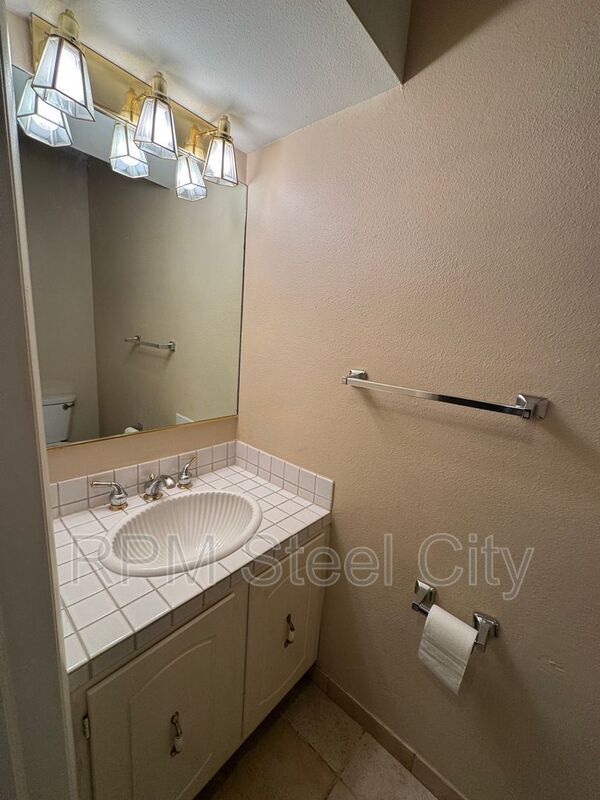 Building Photo - 118 Scotland Rd