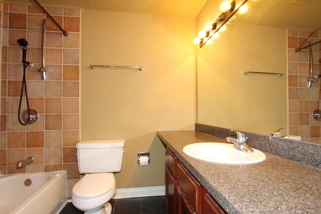Building Photo - 5950 Oakwood Dr