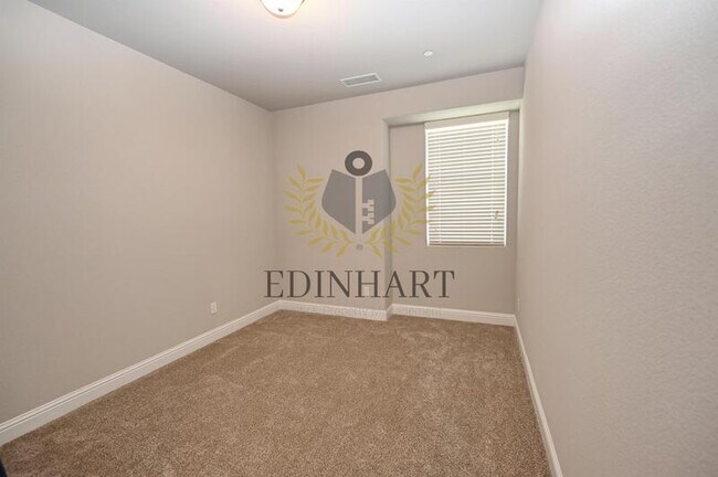 Building Photo - 1439 E Via Albero Dr