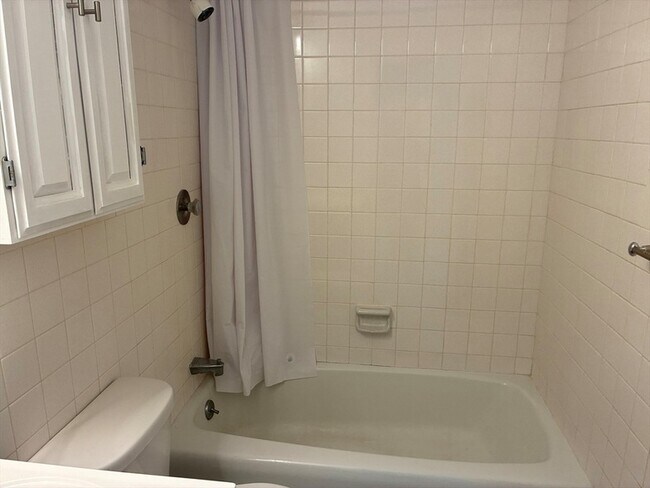 Building Photo - 1 Summit Dr