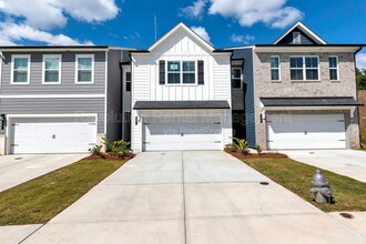 Building Photo - 101 Tumbling Waters Trl