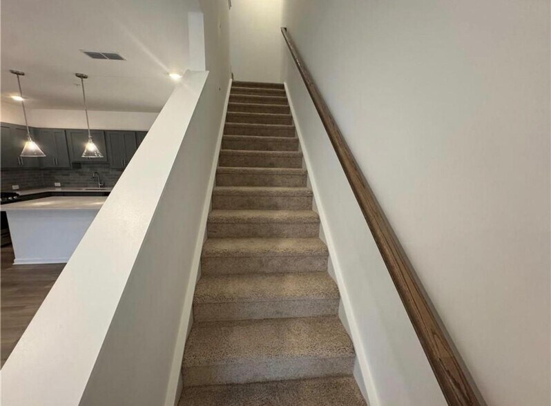 Building Photo - 5536 Highland St