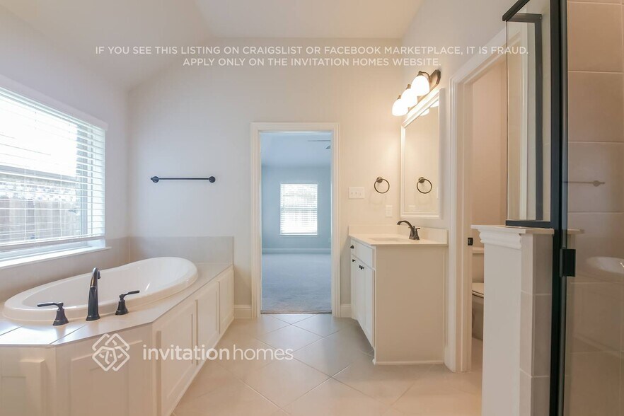 Building Photo - 1617 Whispering Trail Dr