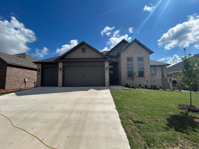 Primary Photo - Brand New 4 bed 2.5 bath Modern Build in P...