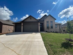 Building Photo - Brand New 4 bed 2.5 bath Modern Build in P...