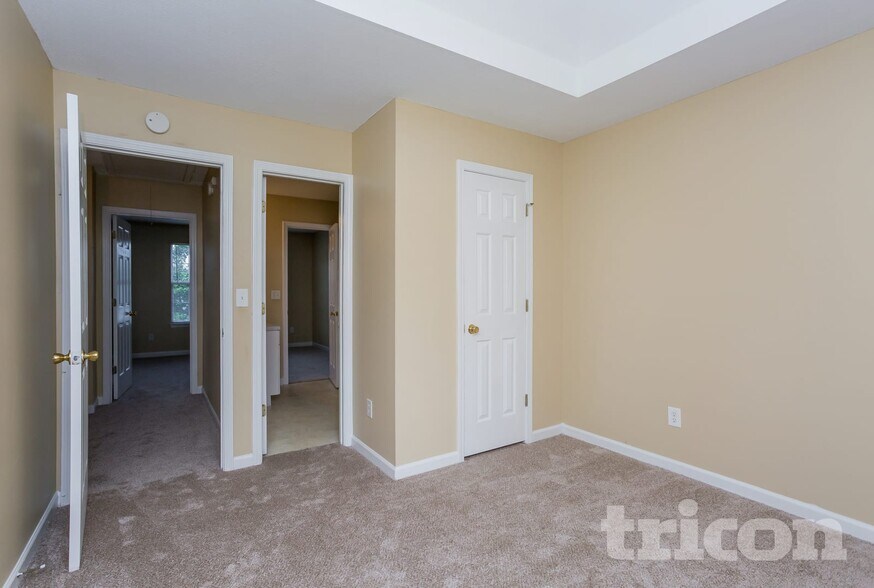 Building Photo - 1420 Spring Hill Run