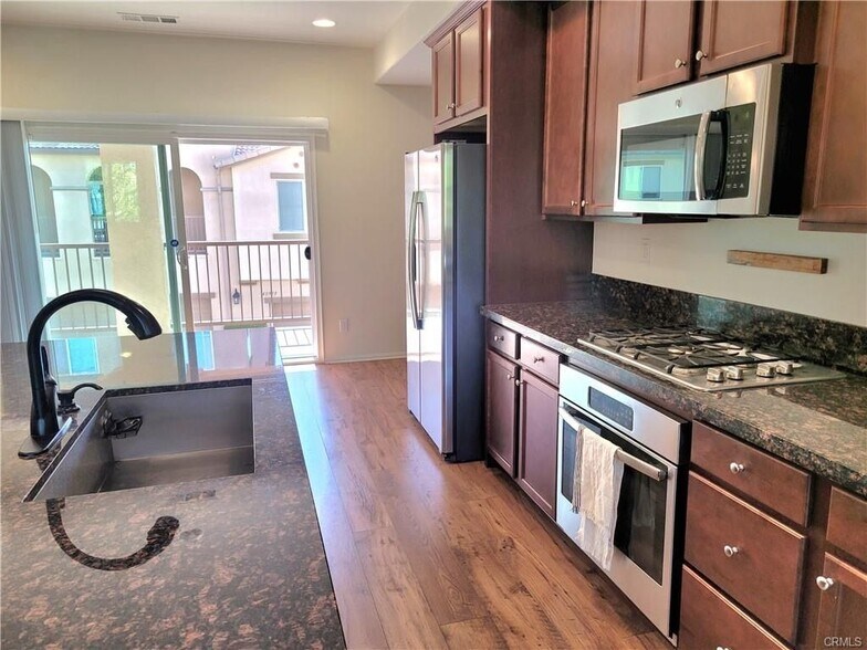 Building Photo - 40955 Belleray Ave