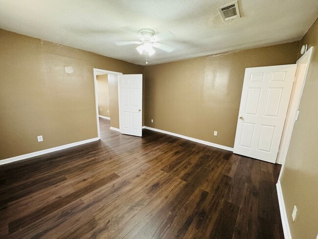 Building Photo - 4035 Clayton Dr
