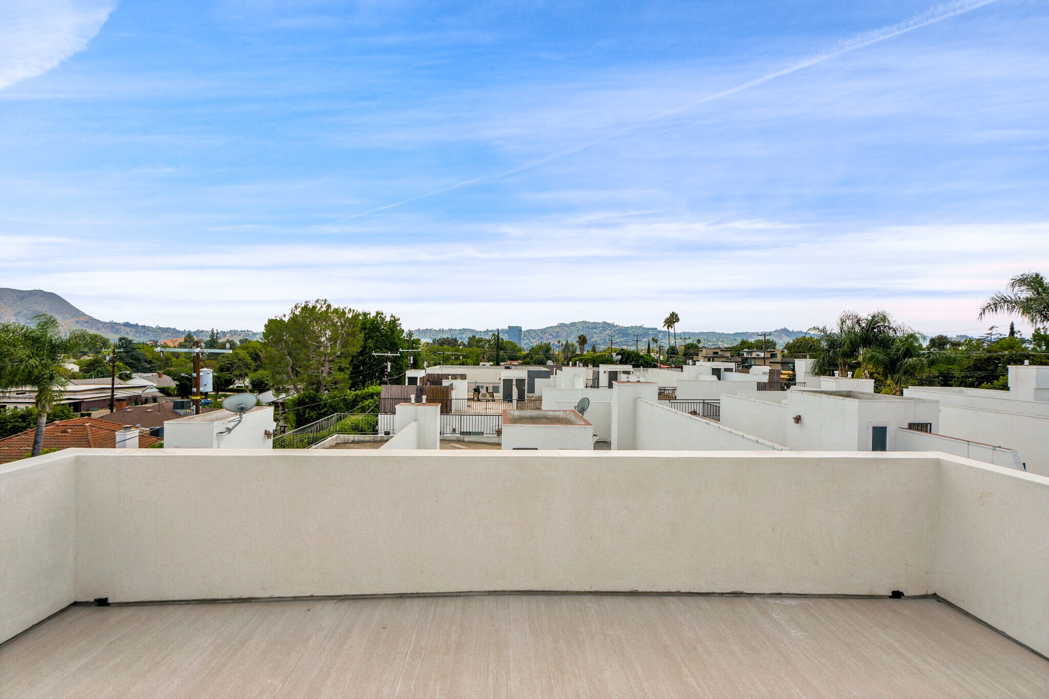 Building Photo - 5022 Cahuenga Blvd