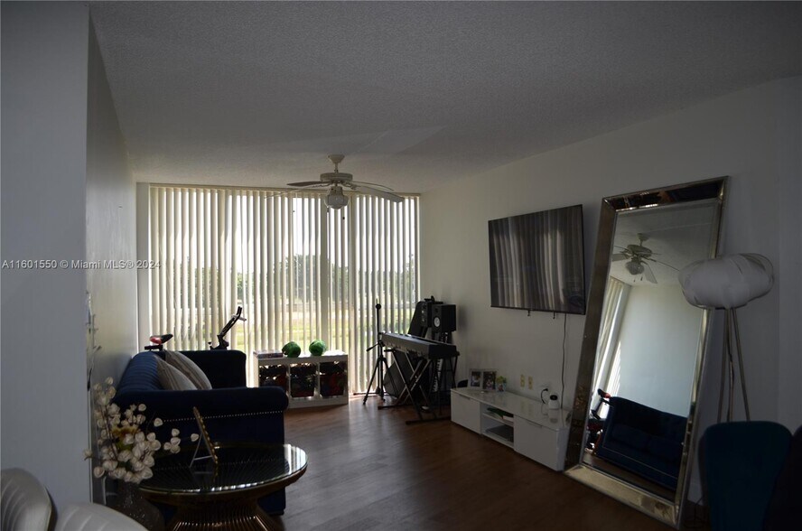 Building Photo - 7125 NW 186th St