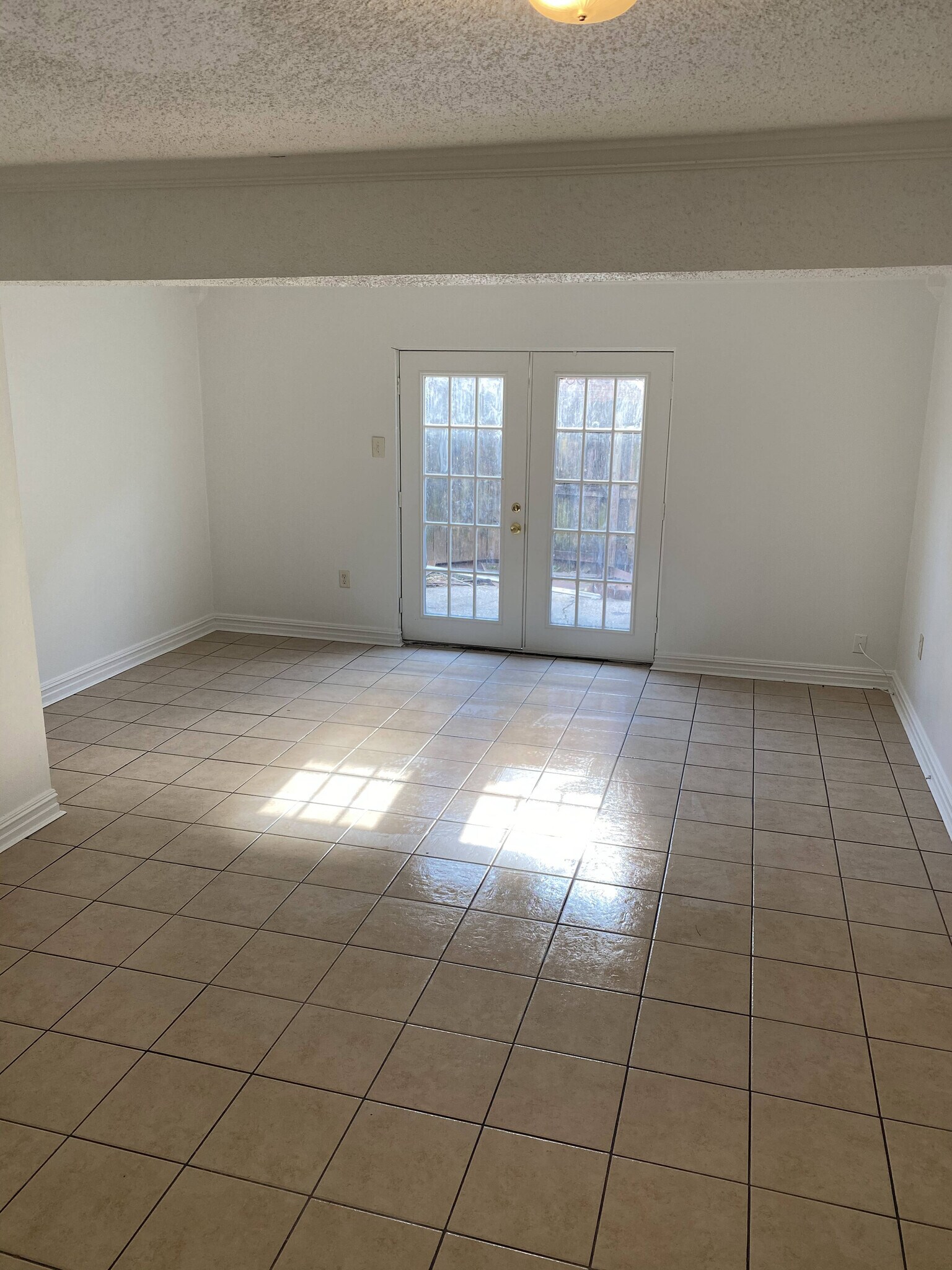 Building Photo - 1738 Port Dr