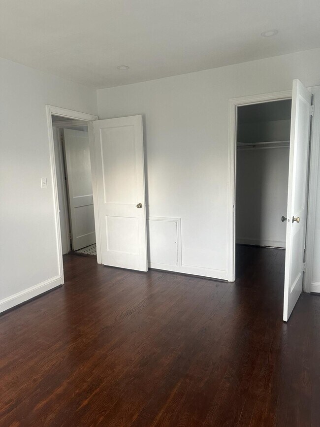 Building Photo - 4915 Tecumseh St