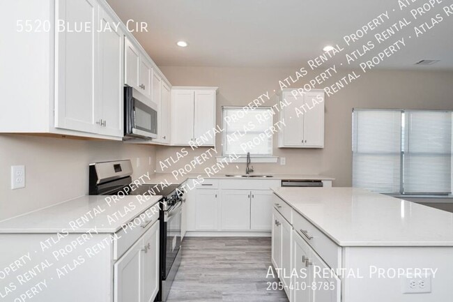 Building Photo - 5520 Blue Jay Cir