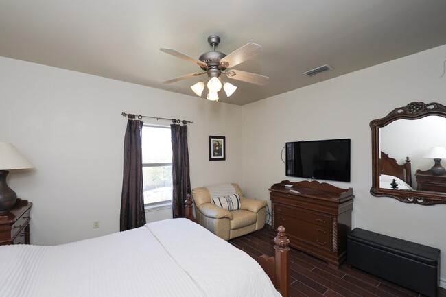 Building Photo - 103 Yellowstone Lake Dr
