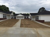 Building Photo - Vine Duplex