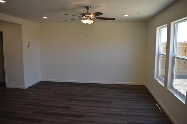 Building Photo - 708 Athena Dr